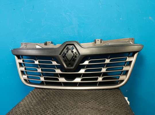 купить Решетка радиатора на Renault Master III