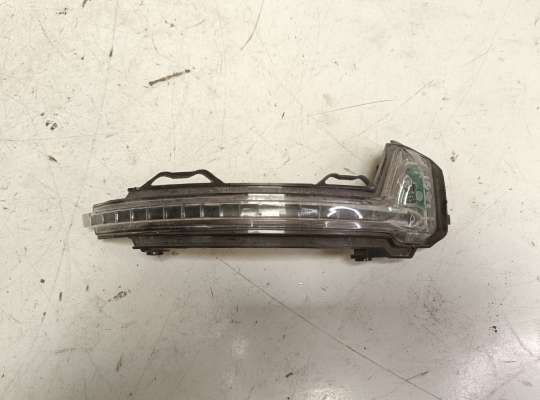 купить Повторитель в зеркало на Volkswagen Tiguan II