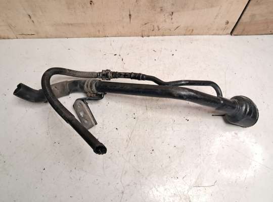 купить Горловина топливного бака на Nissan Cube Z11