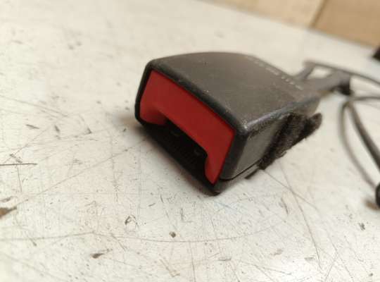 купить Замок ремня безопасности на Mercedes-Benz E (W211)