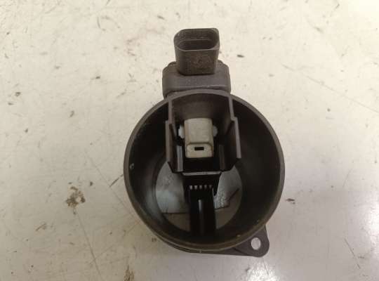 купить Датчик расхода воздуха (ДМРВ) на Volkswagen Caddy III (2K)