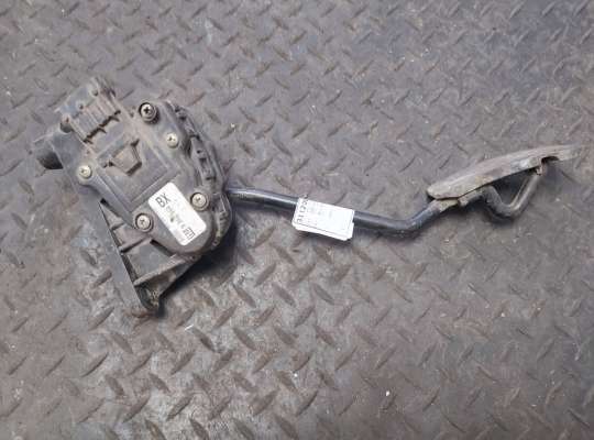 Педаль газа OP1613873 на Opel Zafira B