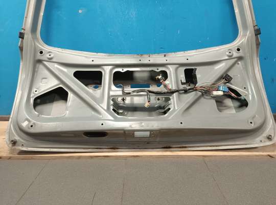 купить Крышка багажника на Pontiac Vibe