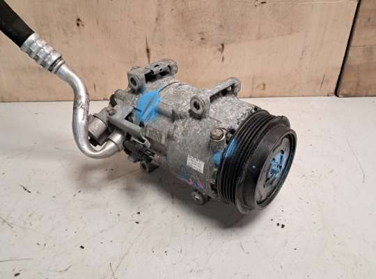 Компрессор кондиционера MB1511022 на Mercedes-Benz A (W169)