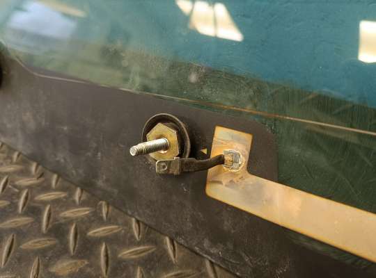 купить Стекло заднее на Pontiac Vibe