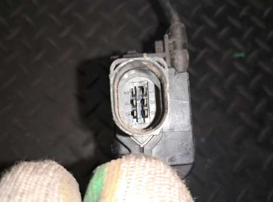купить Замок боковой двери на Volkswagen Golf IV (1J)