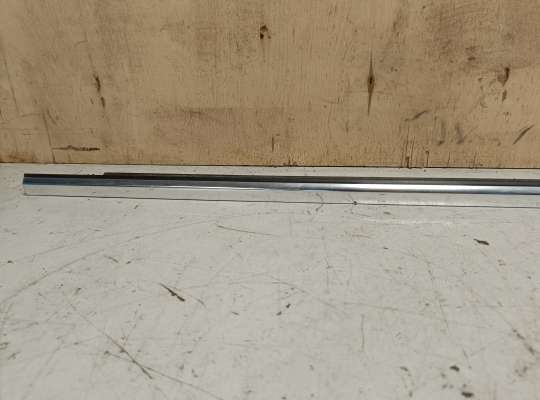 купить Молдинг стекла двери на Volkswagen Tiguan II