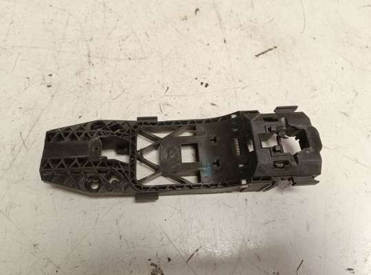 купить Кронштейн ручки на Volkswagen Tiguan I (5N)