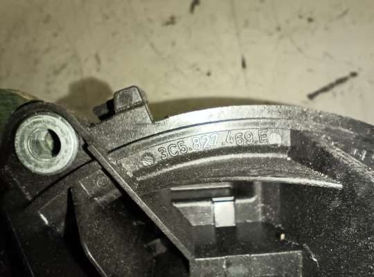 купить Ручка крышки багажника (задней двери) на Volkswagen Passat B6 (3C)