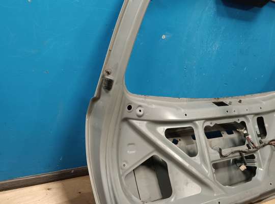 купить Крышка багажника на Pontiac Vibe