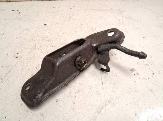 купить Кронштейн заднего рычага на Ford Mondeo III