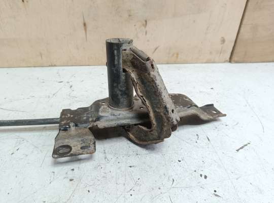 купить Кронштейн запасного колеса на Renault Master III