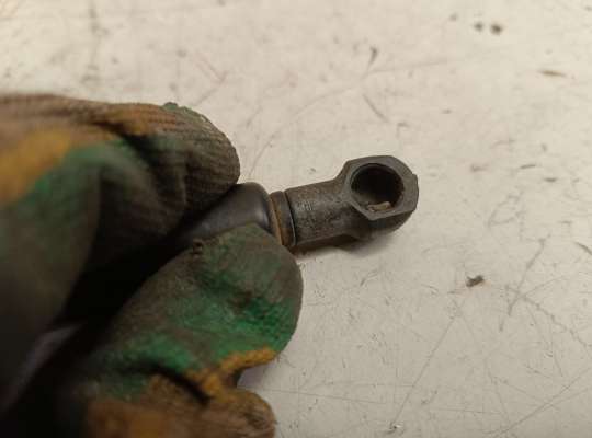 купить Амортизатор крышки багажника на Ford Focus I