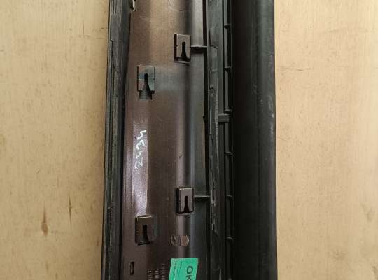 купить Накладка двери на Volkswagen Tiguan I (5N)