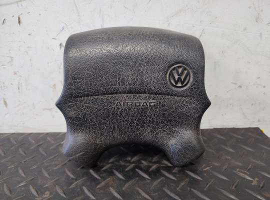 Подушка безопасности водителя (AirBag) VG1443213 на Volkswagen Polo Mk3 (6N/6KV)