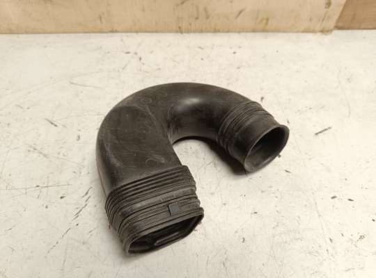 купить Гофра (патрубок) воздушного фильтра на Volkswagen Passat B7 (36)