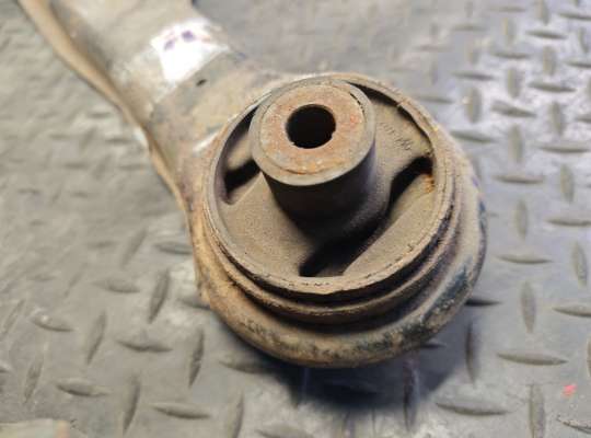 купить Рычаг подвески на Mitsubishi Carisma