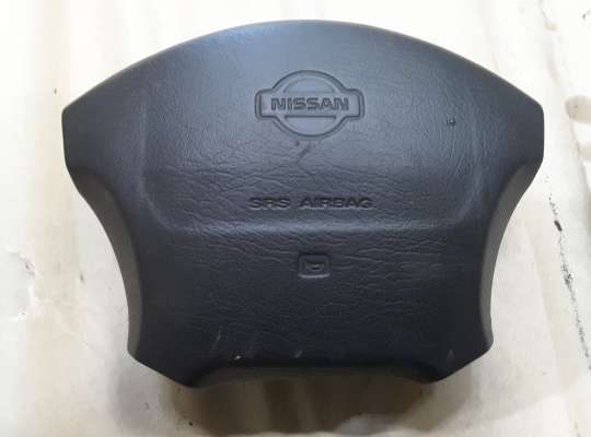 Подушка безопасности водителя (AirBag) на Nissan Primera (P11)