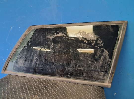 Стекло кузовное боковое VG2525894 на Volkswagen Passat B3 (35i)