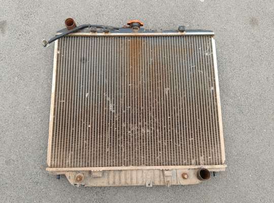 Радиатор основной IZ27983 на Opel Monterey A