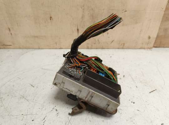 купить Блок предохранителей на Ford Focus I