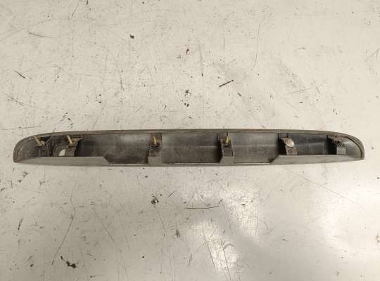 купить Планка подсветки номера на Pontiac Vibe