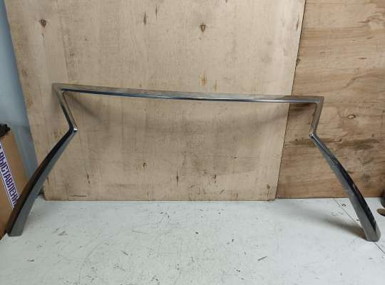 Молдинг решетки радиатора LXR7256 на Lexus RX IV (AL20)