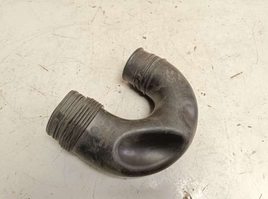 купить Гофра (патрубок) воздушного фильтра на Volkswagen Passat B7 (36)