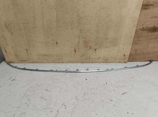 купить Молдинг решетки радиатора на Volkswagen Touareg II (7P)