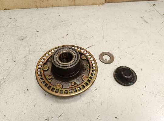 Ступица 2WD MT553441 на Mitsubishi Space Wagon (N9_W, N8_W, UG)