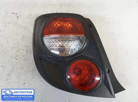 Фонарь задний на Chevrolet Aveo II (T300)