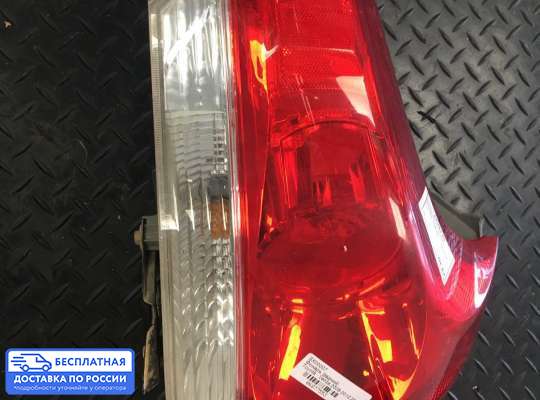 Фонарь задний на Toyota Venza (GV10)