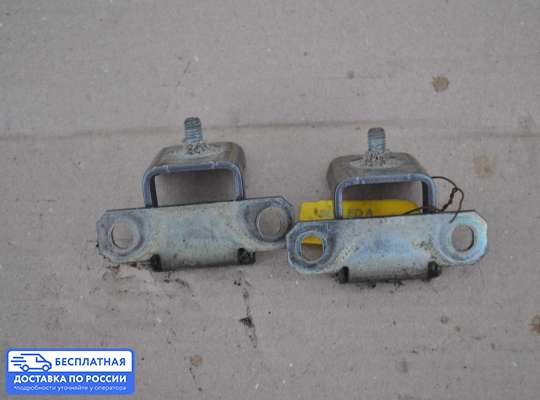 Петля крышки багажника на Renault Scenic II
