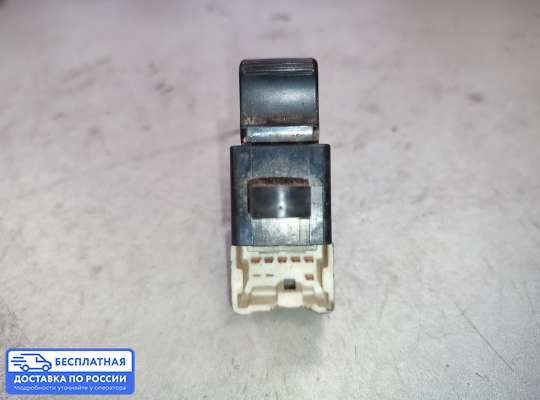 Кнопки стеклоподьемника на Nissan Almera II N16