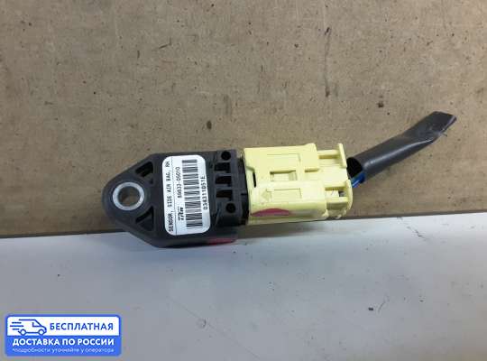 Датчик удара (Airbag) на Toyota Avensis II (T250)