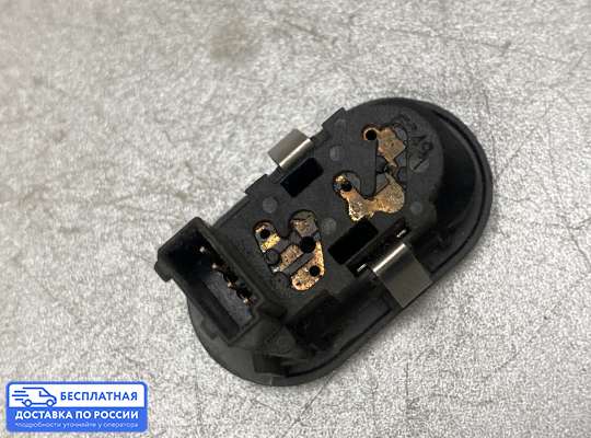 Кнопки стеклоподьемника на Opel Astra G / Classic