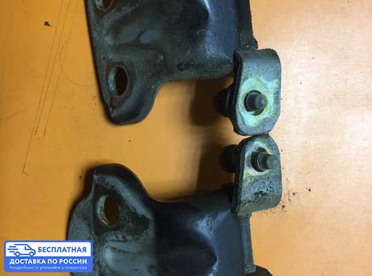 Петля двери на Mitsubishi Carisma