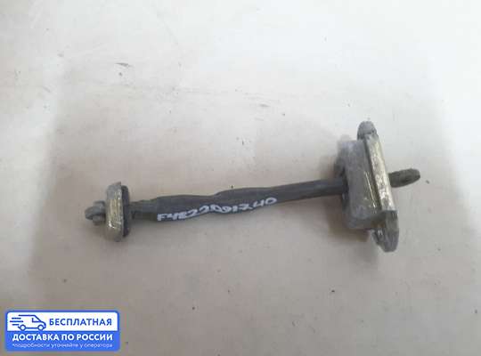 Ограничитель двери на Mitsubishi Carisma