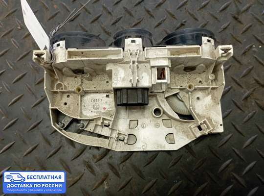 Блок управления печкой на Volkswagen Golf IV (1J)