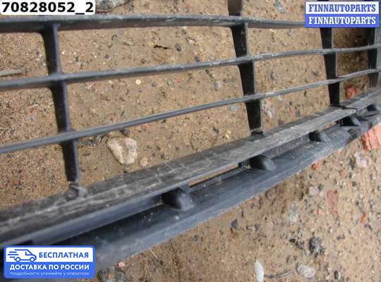 Решетка (заглушка) бампера на Toyota RAV4 IV (CA40)