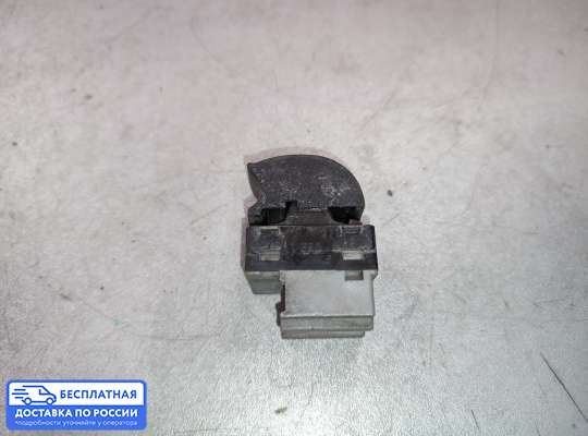 Кнопки стеклоподьемника на Audi A3 (8L)