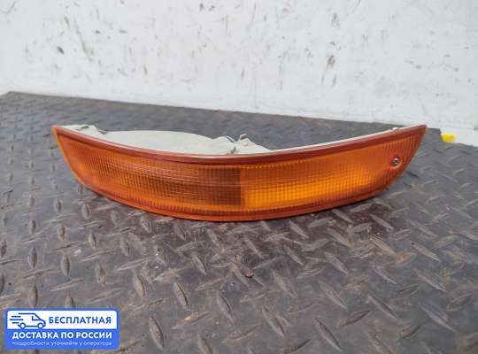 Фонарь габаритный в бампер на Toyota Corolla 7 (E100)