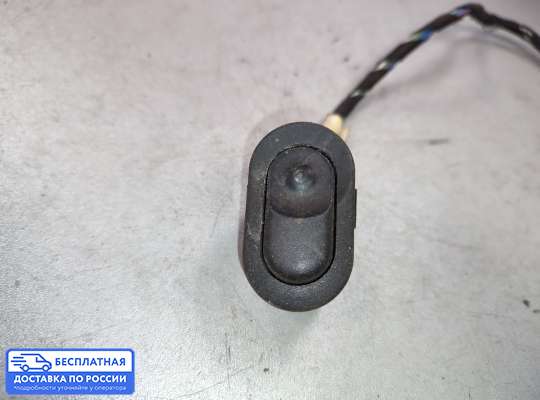 Кнопки стеклоподьемника на Opel Omega B