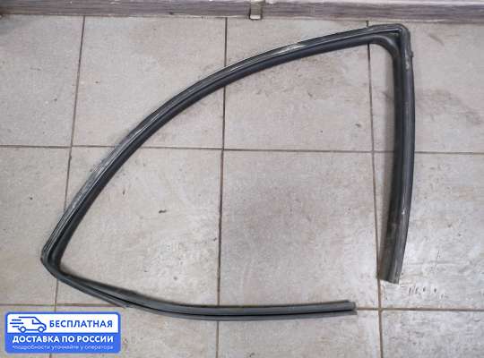 Уплотнитель стекла на Nissan Qashqai I (J10)