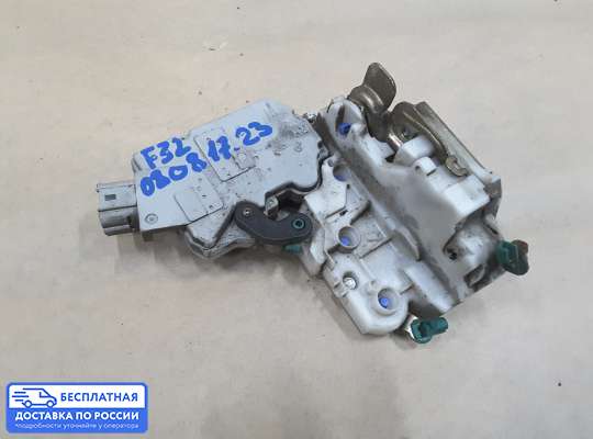 Замок боковой двери на Nissan Primera (P11)