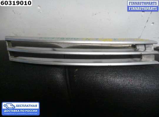 Решетка (заглушка) бампера на Range Rover IV (L405)