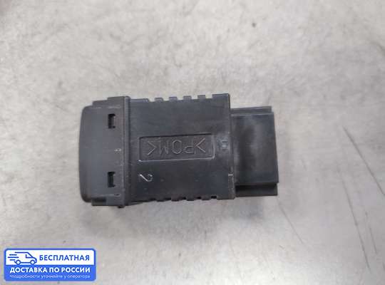 Кнопки на Mitsubishi Space Runner N50