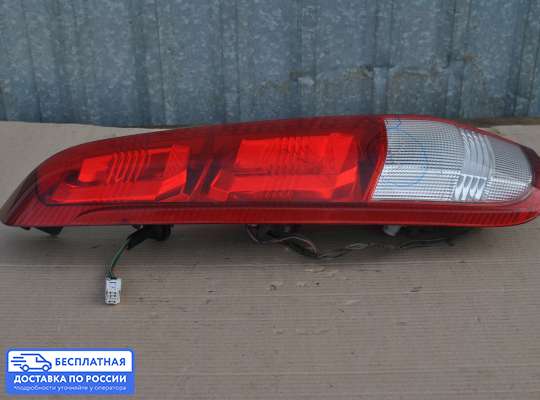 Фонарь задний на Nissan X-Trail I (T30)