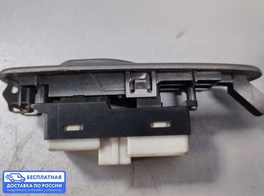Кнопки стеклоподьемника на Opel Frontera B