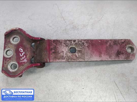 Петля крышки багажника на Nissan Terrano II R20